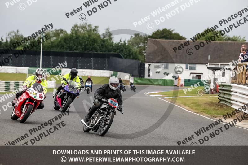 Vintage motorcycle club;eventdigitalimages;mallory park;mallory park trackday photographs;no limits trackdays;peter wileman photography;trackday digital images;trackday photos;vmcc festival 1000 bikes photographs